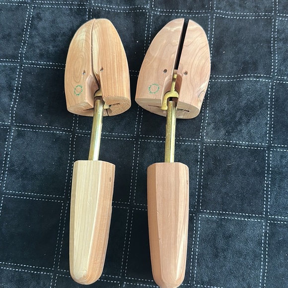 Split Toe Cedar Shoe Tree Women 8.5-9 like Nordstrom model - Picture 3 of 5
